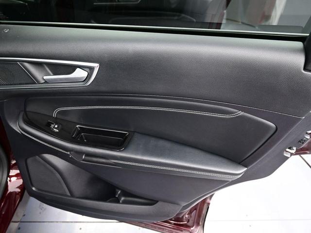 Photo of 2020 Burgundy Ford Edge