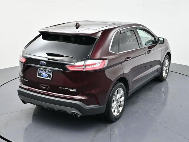 Photo of 2020 Burgundy Ford Edge