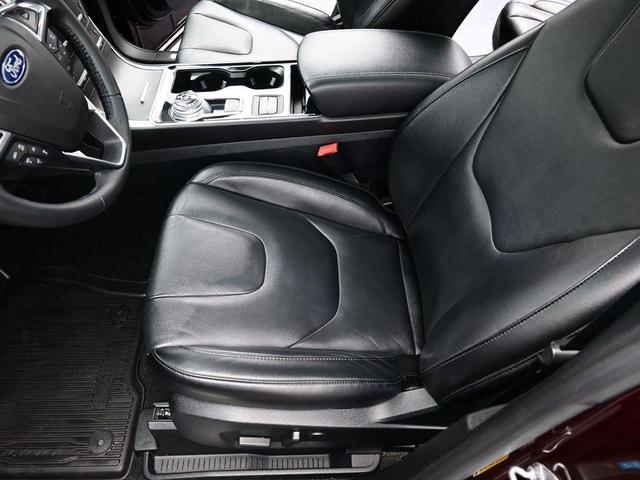 Photo of 2020 Burgundy Ford Edge