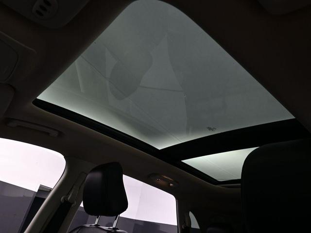 Photo of 2020 Burgundy Ford Edge