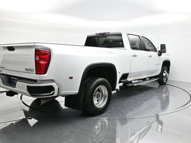 Photo of 2021 Iridescent Pearl Tricoat Chevrolet Silverado 3500
