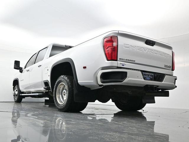 Photo of 2021 Iridescent Pearl Tricoat Chevrolet Silverado 3500