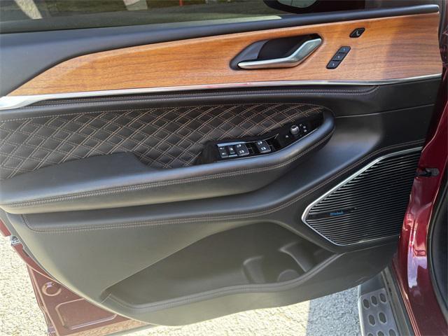 Photo of 2023 Velvet Red Pearlcoat Jeep Grand Cherokee L