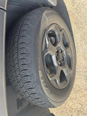 Photo of 2023 Granite Crystal Metallic Clearcoat Jeep Compass
