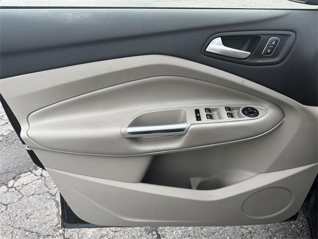 Photo of 2019 Agate Black Metallic Ford Escape