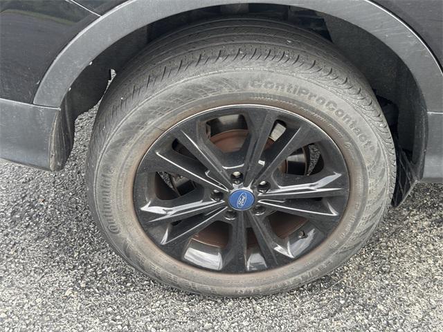 Photo of 2019 Agate Black Metallic Ford Escape