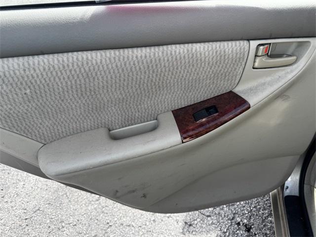 Photo of 2005 Gold Toyota Corolla