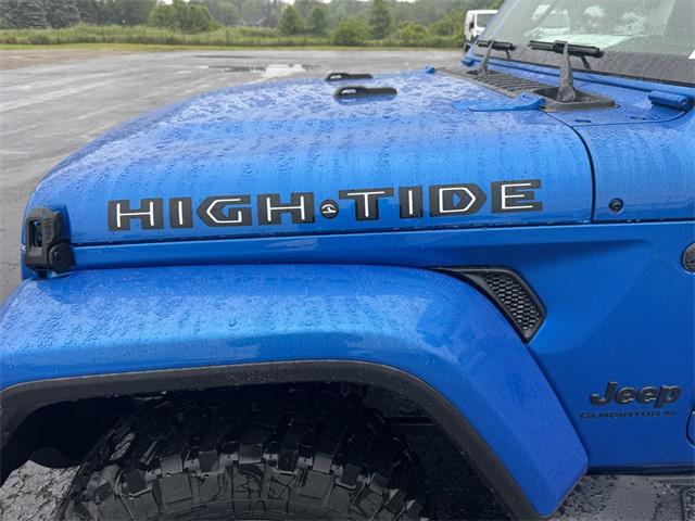 Photo of 2025 Hydro Blue Pearlcoat Jeep Gladiator