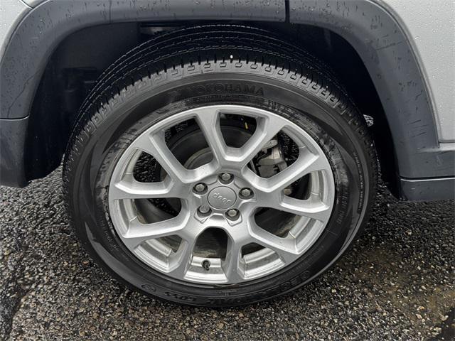 Photo of 2023 Billet Silver Metallic Clearcoat Jeep Compass