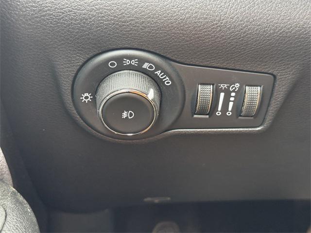 Photo of 2023 Billet Silver Metallic Clearcoat Jeep Compass