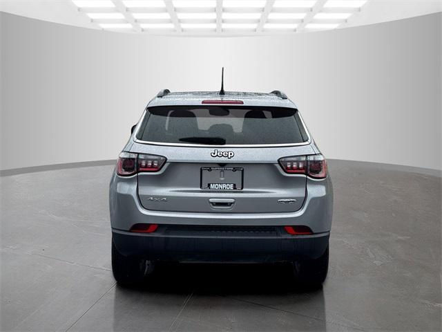 Photo of 2023 Billet Silver Metallic Clearcoat Jeep Compass