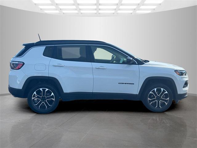 Photo of 2022 Bright White Clearcoat Jeep Compass