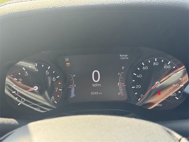 Photo of 2022 Bright White Clearcoat Jeep Compass