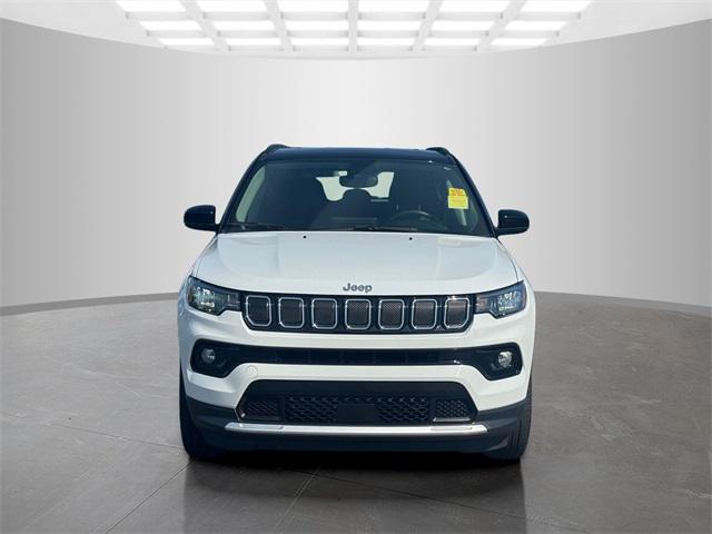 Photo of 2022 Bright White Clearcoat Jeep Compass