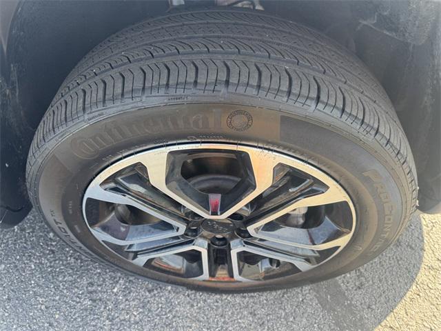Photo of 2022 Bright White Clearcoat Jeep Compass