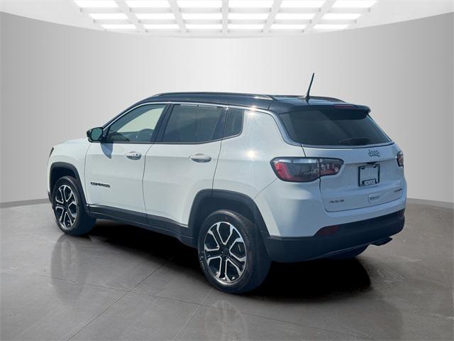 Photo of 2022 Bright White Clearcoat Jeep Compass