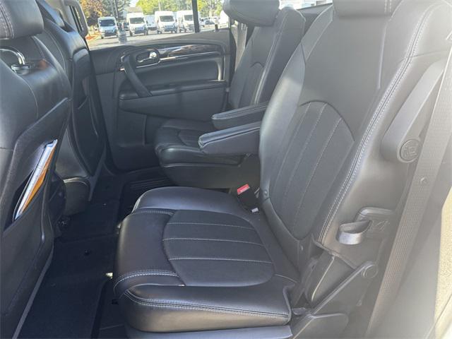Photo of 2017 White Frost Tricoat Buick Enclave