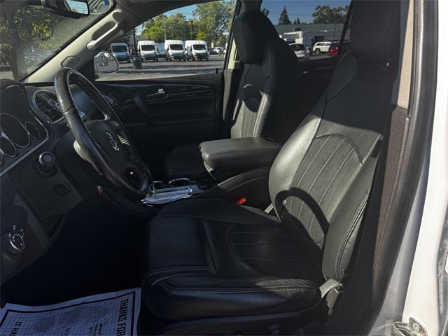 Photo of 2017 White Frost Tricoat Buick Enclave