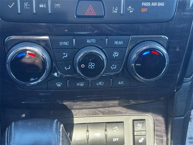Photo of 2017 White Frost Tricoat Buick Enclave