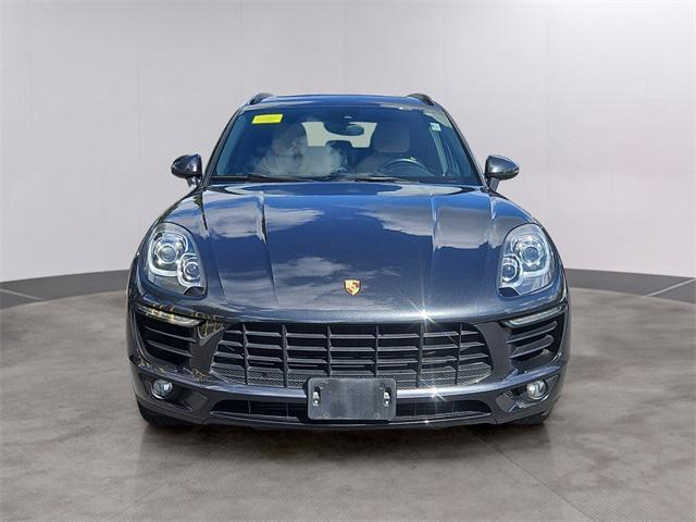 Photo of 2017 Grey Porsche Macan