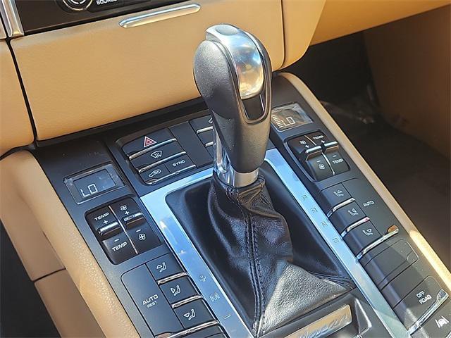 Photo of 2017 Grey Porsche Macan