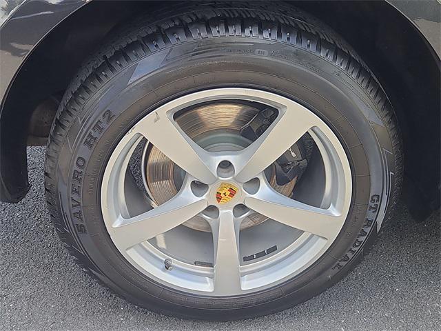 Photo of 2017 Grey Porsche Macan