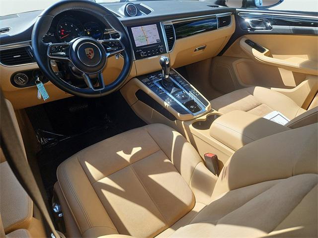 Photo of 2017 Grey Porsche Macan