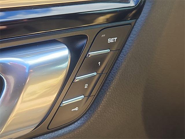 Photo of 2017 Grey Porsche Macan
