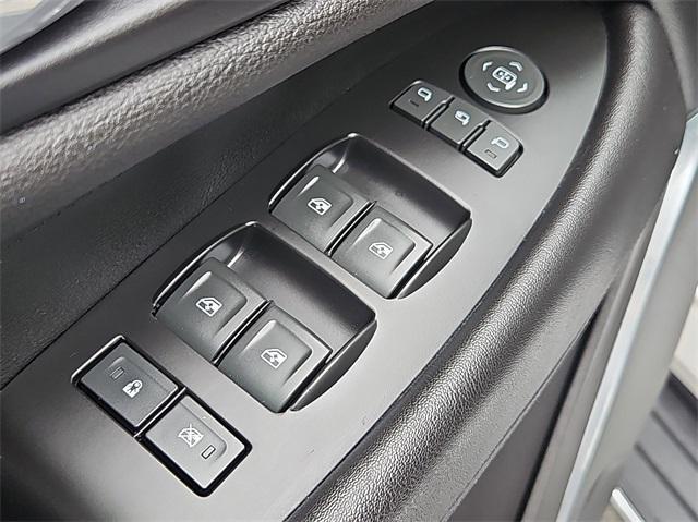 Photo of 2020 Crystal White Tricoat Cadillac Escalade