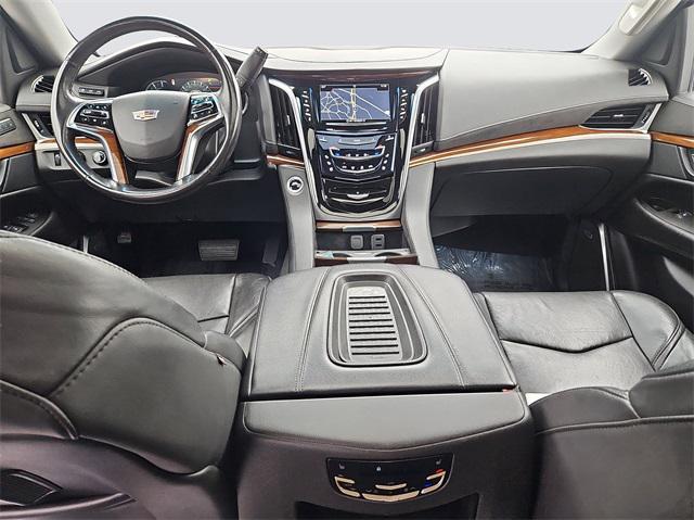 Photo of 2020 Crystal White Tricoat Cadillac Escalade