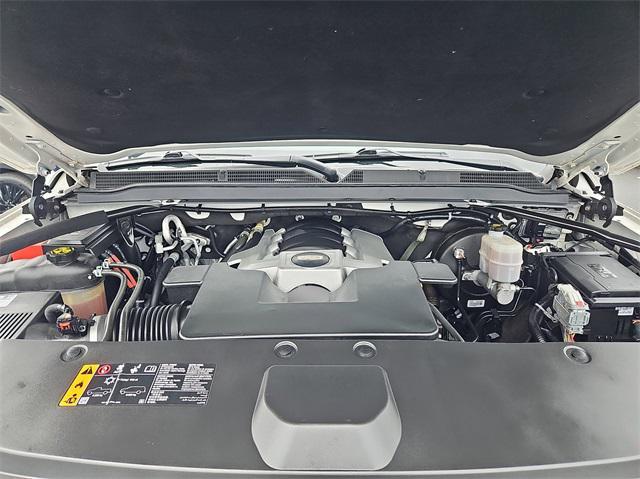 Photo of 2020 Crystal White Tricoat Cadillac Escalade