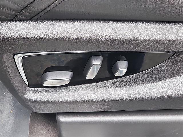 Photo of 2020 Crystal White Tricoat Cadillac Escalade
