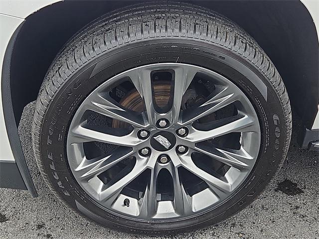 Photo of 2020 Crystal White Tricoat Cadillac Escalade