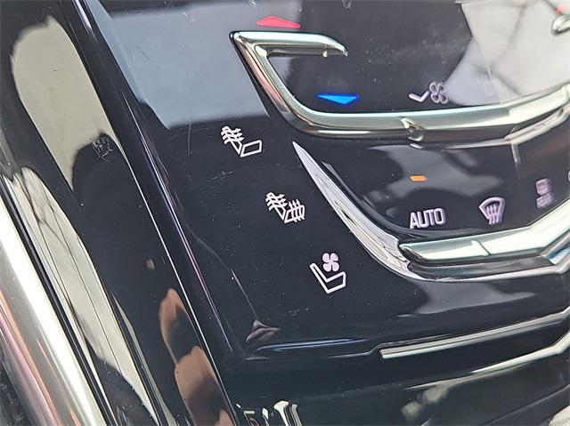 Photo of 2020 Crystal White Tricoat Cadillac Escalade