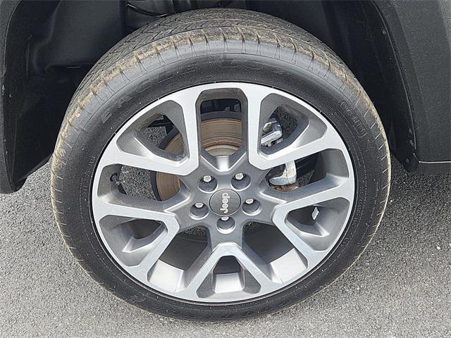 Photo of 2022 Sting-Gray Clearcoat Jeep Renegade