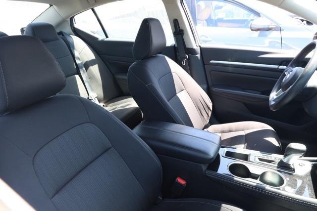 Photo of 2023 Brilliant Silver Metallic Nissan Altima
