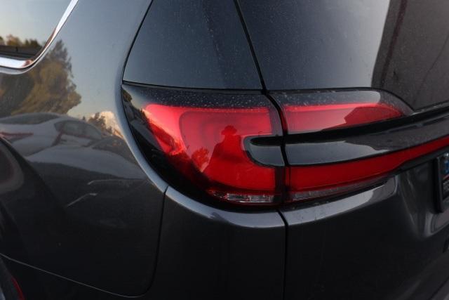 Photo of 2023 Granite Crystal Clearcoat Metallic Chrysler Pacifica