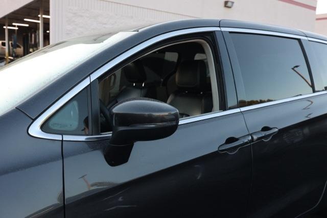 Photo of 2023 Granite Crystal Clearcoat Metallic Chrysler Pacifica