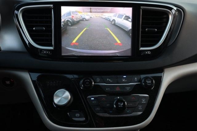 Photo of 2023 Granite Crystal Clearcoat Metallic Chrysler Pacifica