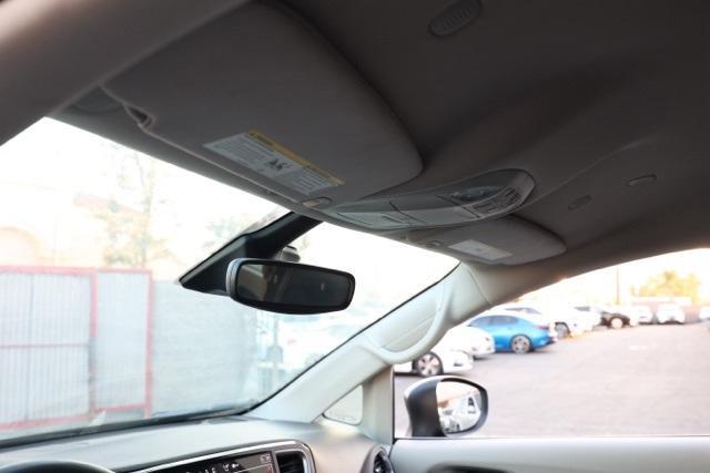 Photo of 2023 Granite Crystal Clearcoat Metallic Chrysler Pacifica