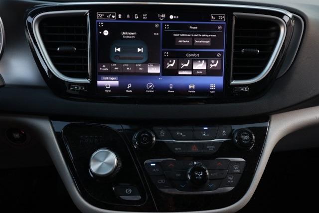 Photo of 2023 Granite Crystal Clearcoat Metallic Chrysler Pacifica