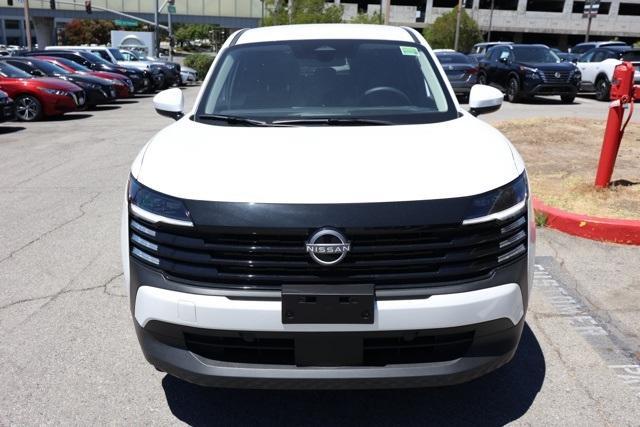 Photo of 2025 Aspen White Tri Nissan Kicks