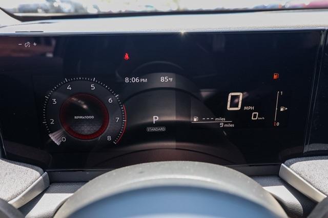 Photo of 2025 2t Wht Blk Roof Nissan Kicks