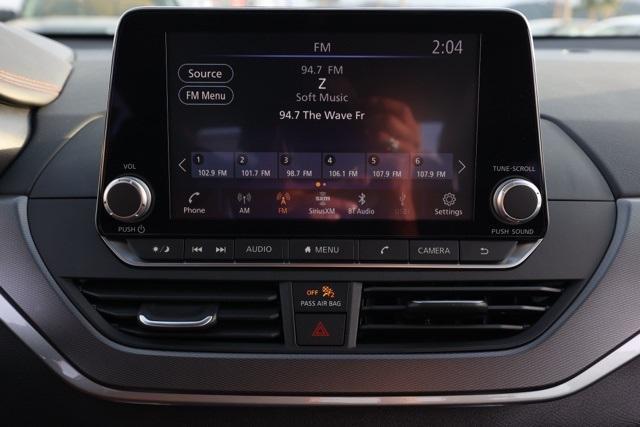 Photo of 2025 White Nissan Altima