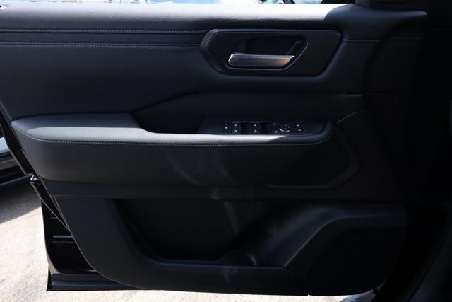 Photo of 2025 Black Nissan Armada