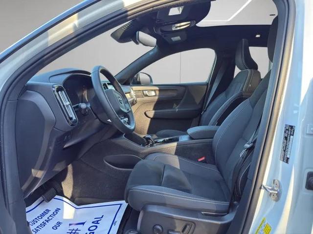 Photo of 2022 Crystal White Metallic Volvo C40 Recharge Pure Electric