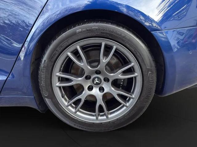 Photo of 2021 Deep Blue Metallic Tesla Model S
