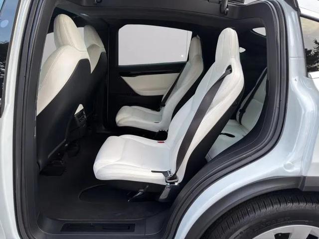 Photo of 2020 Pearl White Multi-Coat Tesla Model X