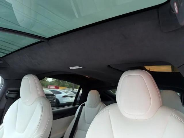 Photo of 2020 Pearl White Multi-Coat Tesla Model X