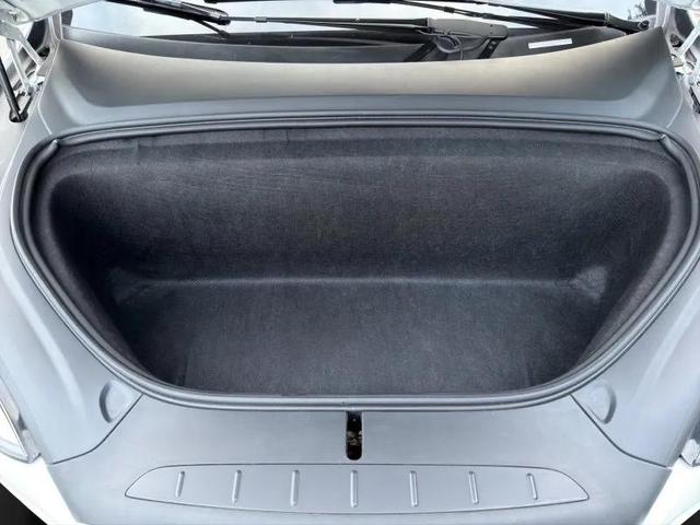 Photo of 2020 Pearl White Multi-Coat Tesla Model X